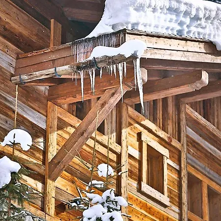 Les Bossons Chalet Sleeps 10 Pool Wifi Chalet