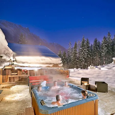 Les Bossons Chalet Sleeps 10 Pool Wifi Chalet *